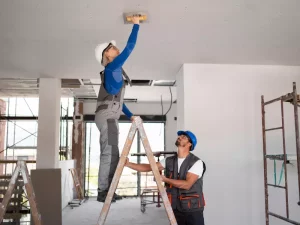 Création d’un faux plafond en plaques de plâtre par BR Déco